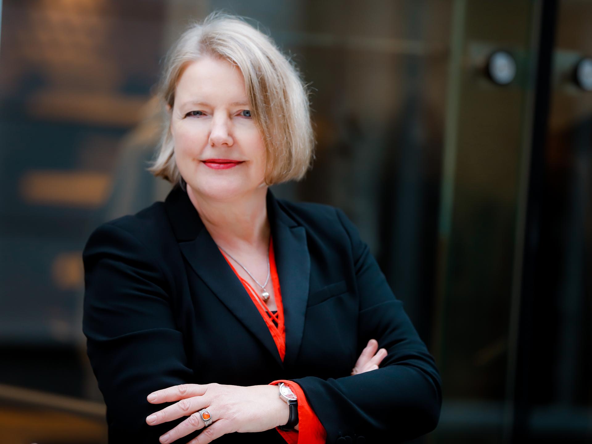 Geschäftsführerin Simone May Simone May, ist Geschäftsführerin der Unternehmensberatung Or.an.ge. Consulting GmbH aus Köln. Die Diplom-Kommunikationswirtin begleitet seit mehr als 20 Jahren als Unternehmensberaterin und Coach Unternehmen sowie Menschen bei Veränderungsprozessen.
